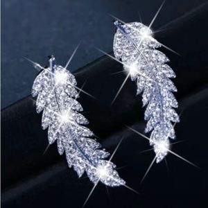HUGE SALE! UNIQUE RHINESTONE DECOR FEATHER DESIGN EARRINGS SILVER TONE NEW!